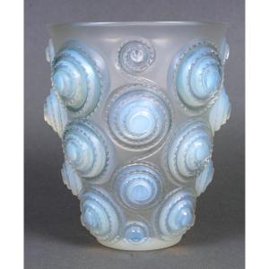 1930 René Lalique - Vase Spirales Opalescent Glass With Blue Patina