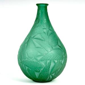 1923 René Lalique - Vase Sauges Emerald Green Glass With White Patina