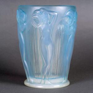 1926 René Lalique - Vase Danaides Opalescent Glass With Blue Patina
