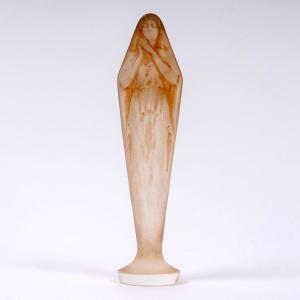1920 René Lalique - Seal Stamped Figurine Mains Jointes Glass With Sepia Patina