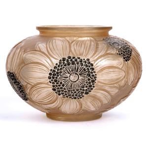 1923 René Lalique - Vase Dahlias Glass With Black Enamel And Sepia Patina