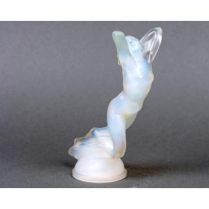 1929 René Lalique - Car Mascot Hood Ornament Vitesse Opalescent Glass 