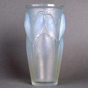 1924 René Lalique - Vase Ceylan Opalescent Glass With Blue Patina