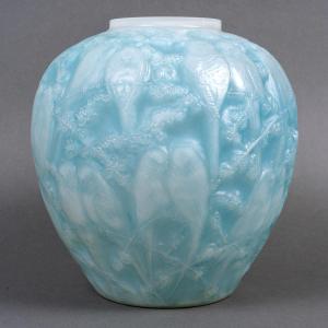 1919 René Lalique - Vase Parakeets Blue Antique Opalescent Glass