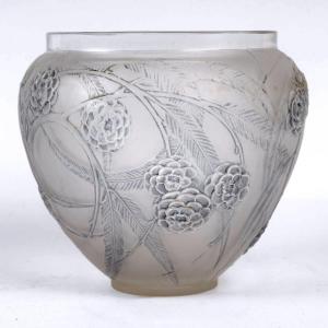 1923 René Lalique - Vase Nefliers Glass With Blue Patina