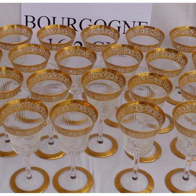 1 Burgundy Glass 16.2cm In Cristal De Saint Louis Model Thistle Gold