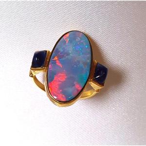 Yellow Gold Ring With Black Opal And Tud-filled Sat Sapphires