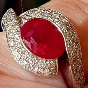 BAGUE OR BLANC RUBIS et DIAMANTS BRILLANTES