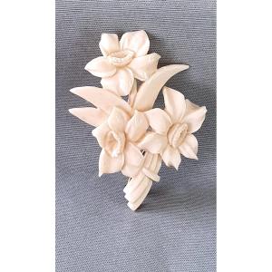 Art Nouveau Brooch - Dieppe Ivory