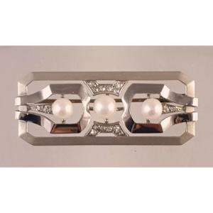White & Diamond Pearls Art Deco Brooch