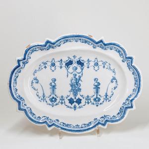 Lyon - Eight-pointed Dish With Bérain Decoration - Eighteenth Century