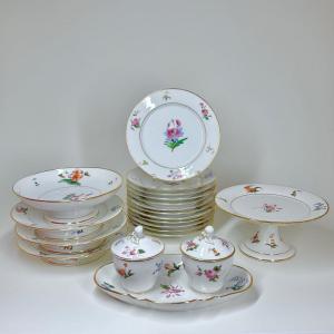 Paris - Rousseau Factory Porcelain Dessert Service With Flower Decoration - Nineteenth Century