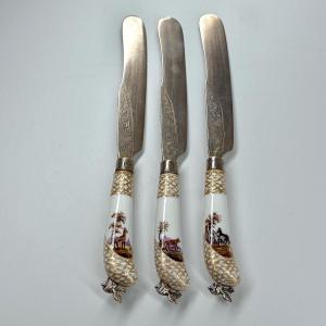Set Of Three Meissen Porcelain Knives, One Of Which Depicts A Giraffe  Early Nineteenth Century