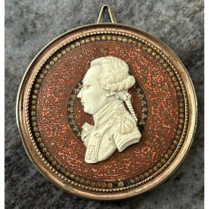 Miniature Of A Man In Profile Carved In Ivory, 18th Century