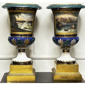 Important Pair Of Medici Porcelain Vases, Early 19th Century - Empire - Restoration H 70 Cm
