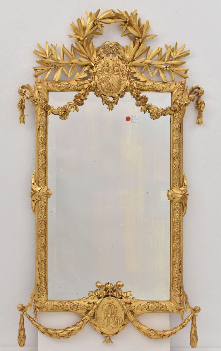 SPECCHIO ANTICO CON STEMMA, LUIGI FILIPPO, CORNICE DORATA IN LEGNO INTAGLIATO, XIX  (SPC193)