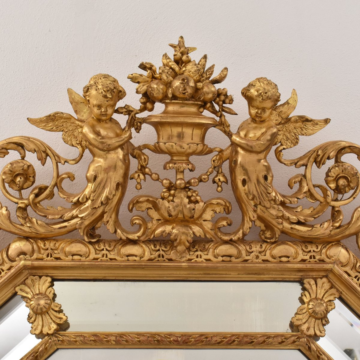 SPECCHIO ANTICO CON FIORI E PUTTI, SPECCHIERA ANTICA LUIGI FILIPPO, CORNICE DORATA, XIX SECOLO.-photo-2