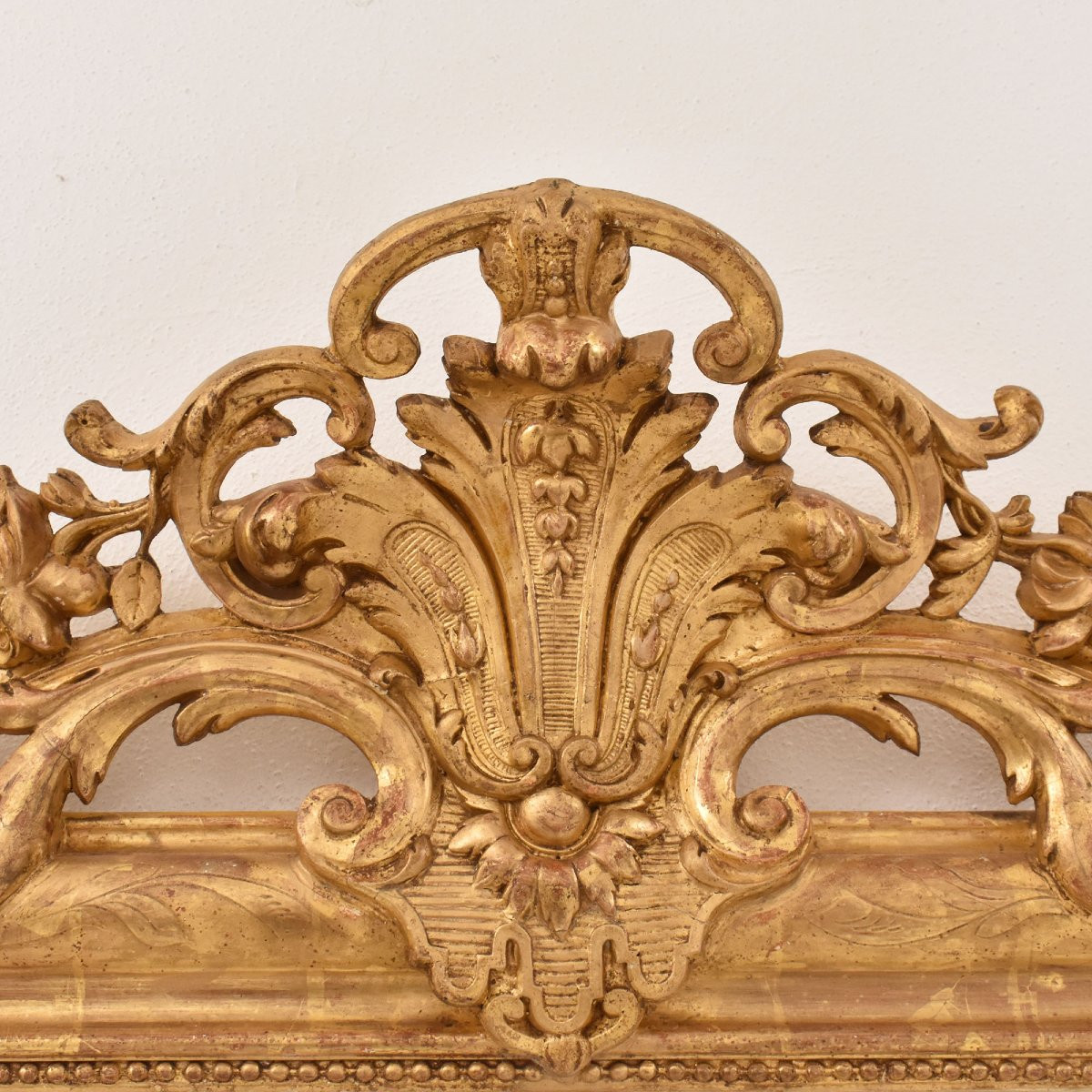 SPECCHIO ANTICO CON CIMASA FLOREALE, LUIGI FILIPPO, CORNICE DORATA, XIX SECOLO. (SPC199)-photo-2