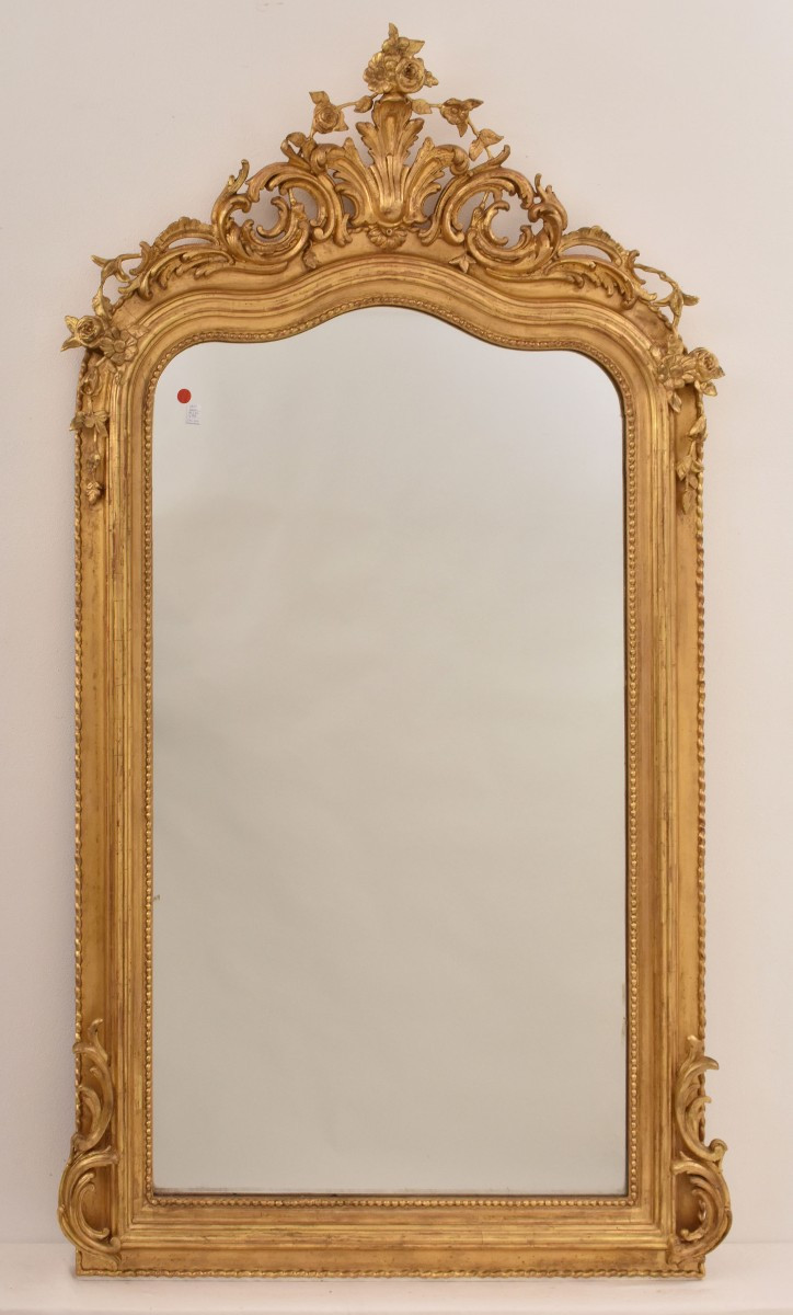 SPECCHIO ANTICO CON CIMASA FLOREALE, LUIGI FILIPPO, CORNICE DORATA, XIX SECOLO. (SPC204/1)
