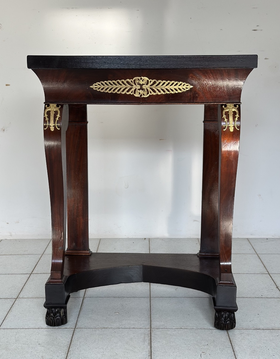 Piccola Consolle impero in mogano con fregi in bronzo dorato . Primi 800 restaurata Prezzo di l
