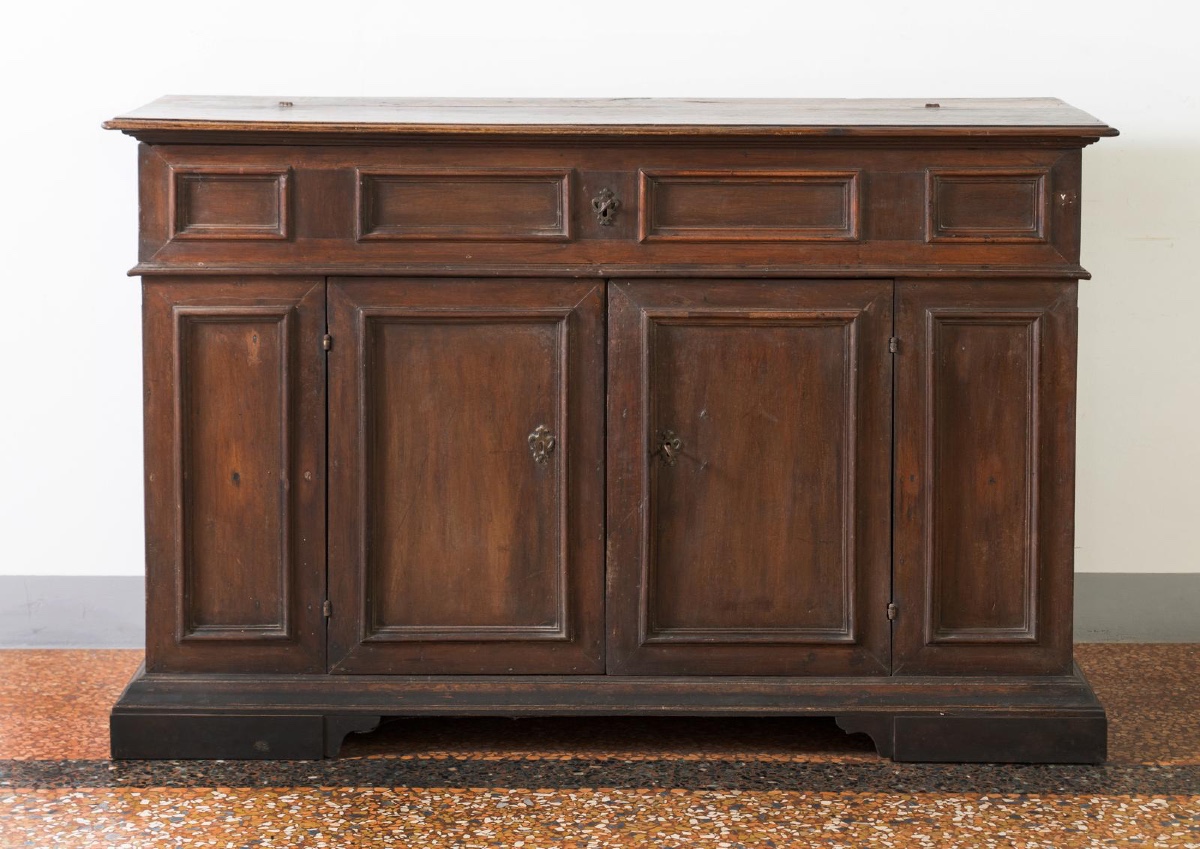 Credenza Emilia in noce fine 600 