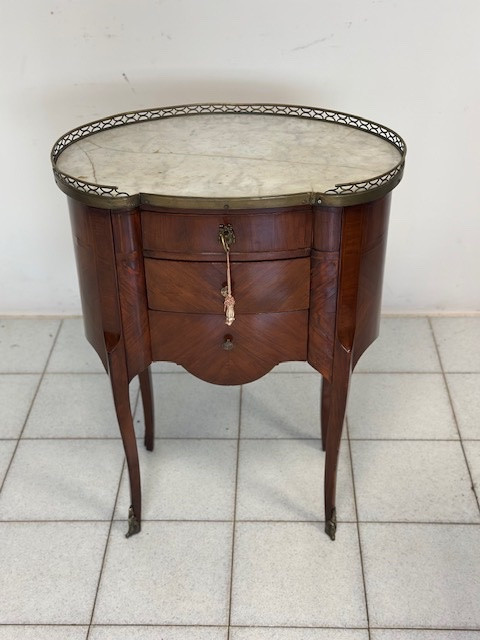 Tavolino Ovale Francese con Cassetti, del 1800 Riccamente intarsiato ( restaurato )-photo-2