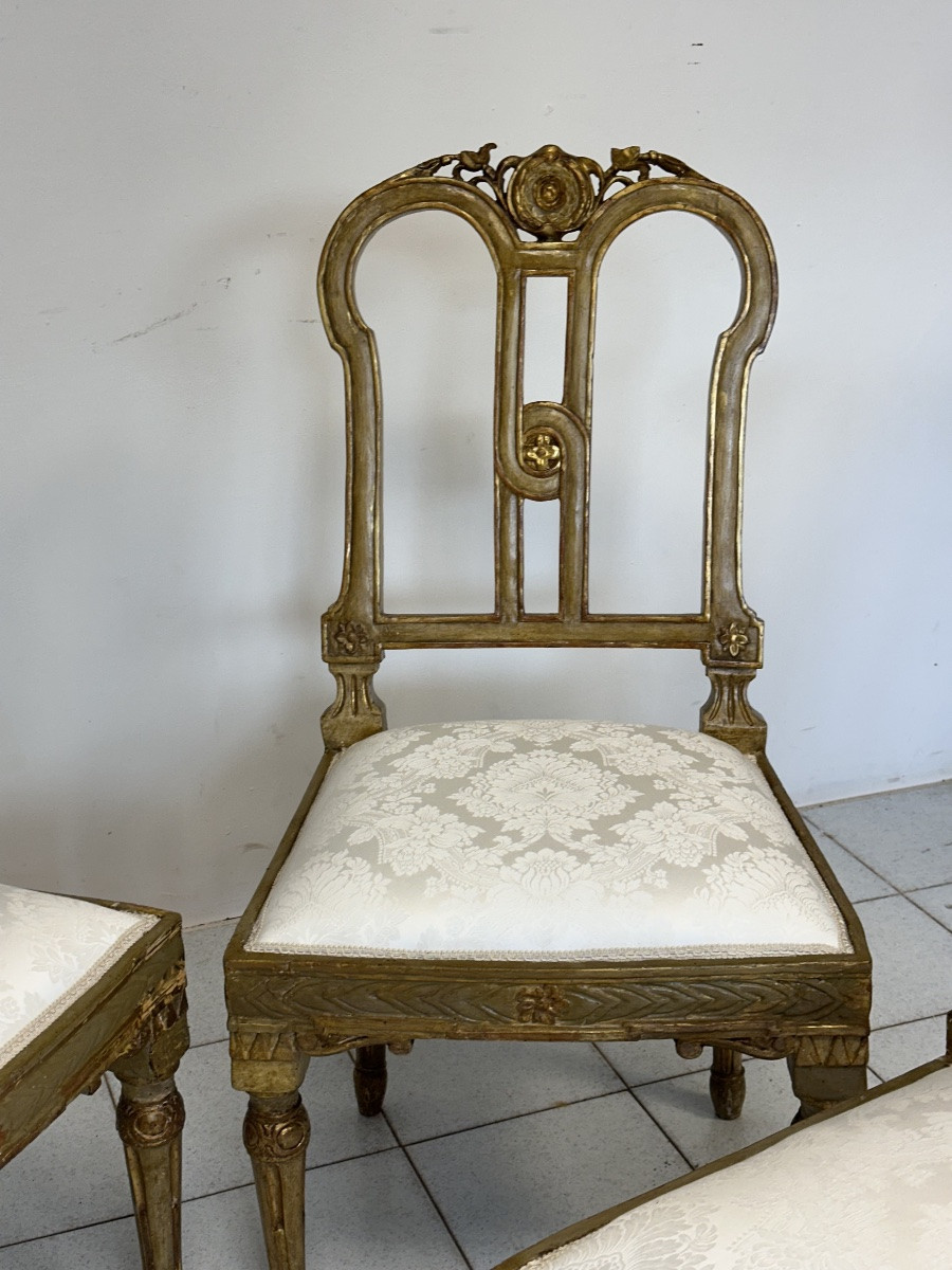 Gruppo di quattro sedie Luigi XVI laccate e dorate. XVIII secolo. Restaurate-photo-4