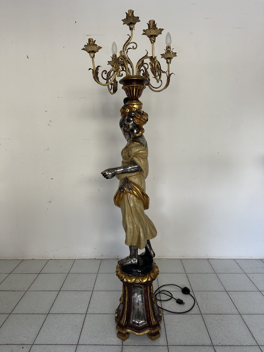 Lampada da terra. Moro di Venezia legno scolpito laccato dorato XX secolo-photo-2