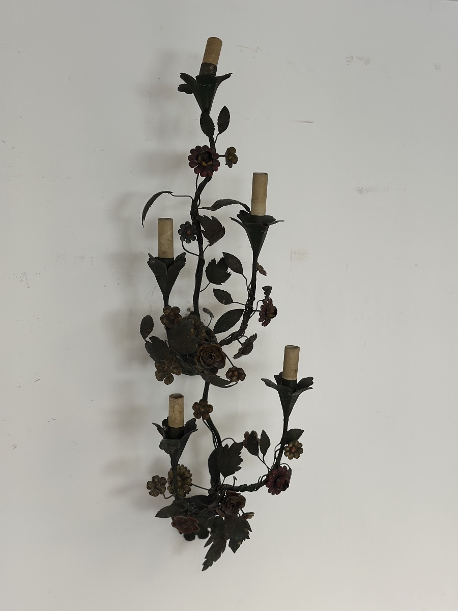 Applique Capodimonte cinque luci . Inizio XX secolo Prezzo di listino