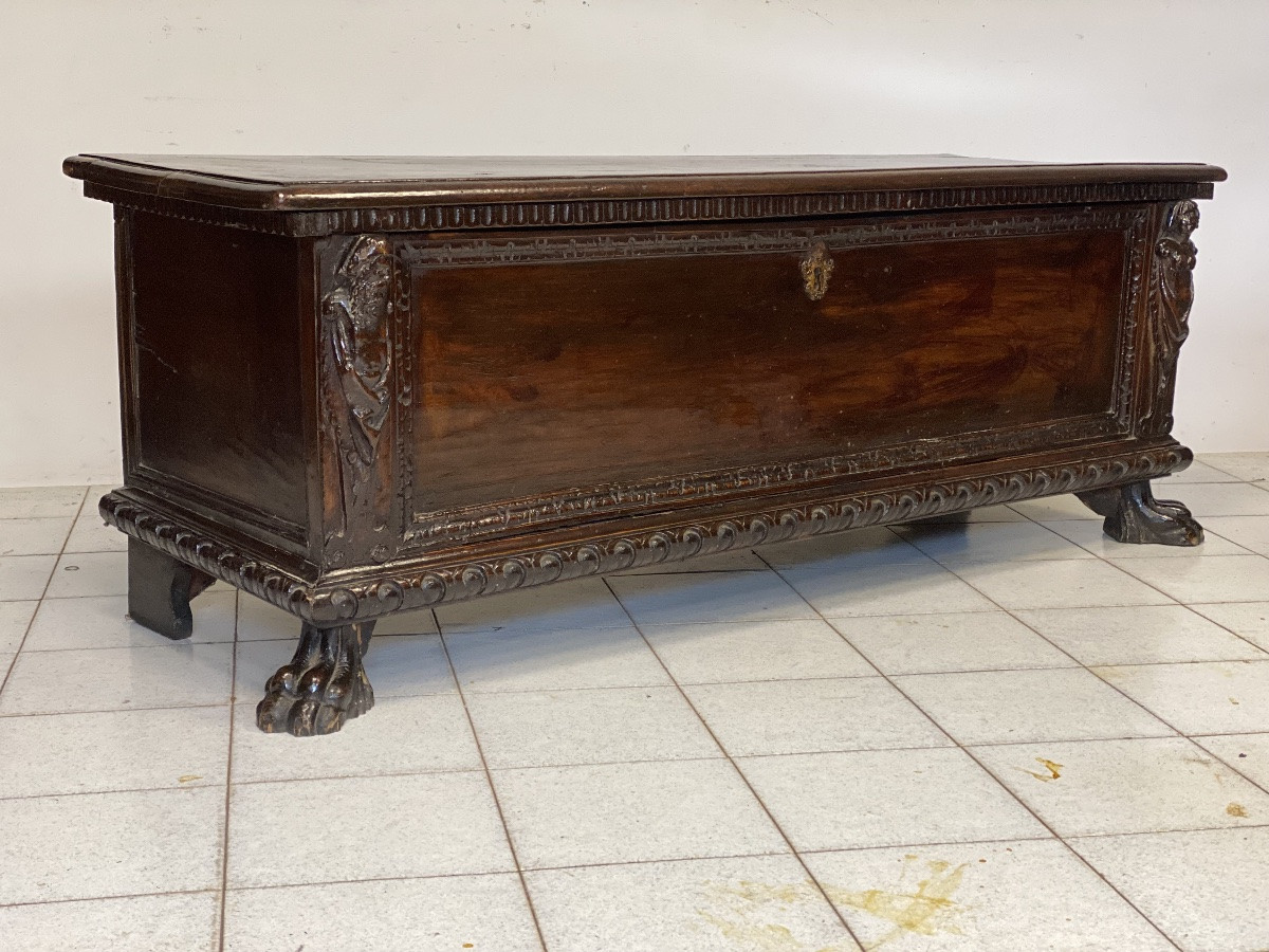 Cassapanca lombarda in noce . XVII secolo-photo-4