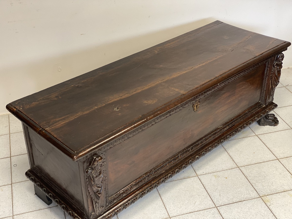 Cassapanca lombarda in noce . XVII secolo-photo-6