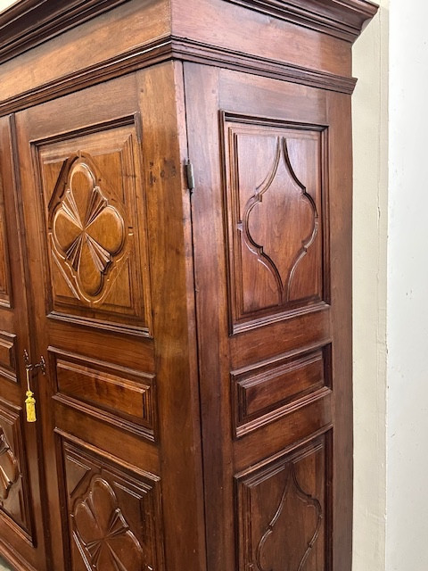 Armadio a quadrifoglio. Genova XVII secolo. Restaurato-photo-3