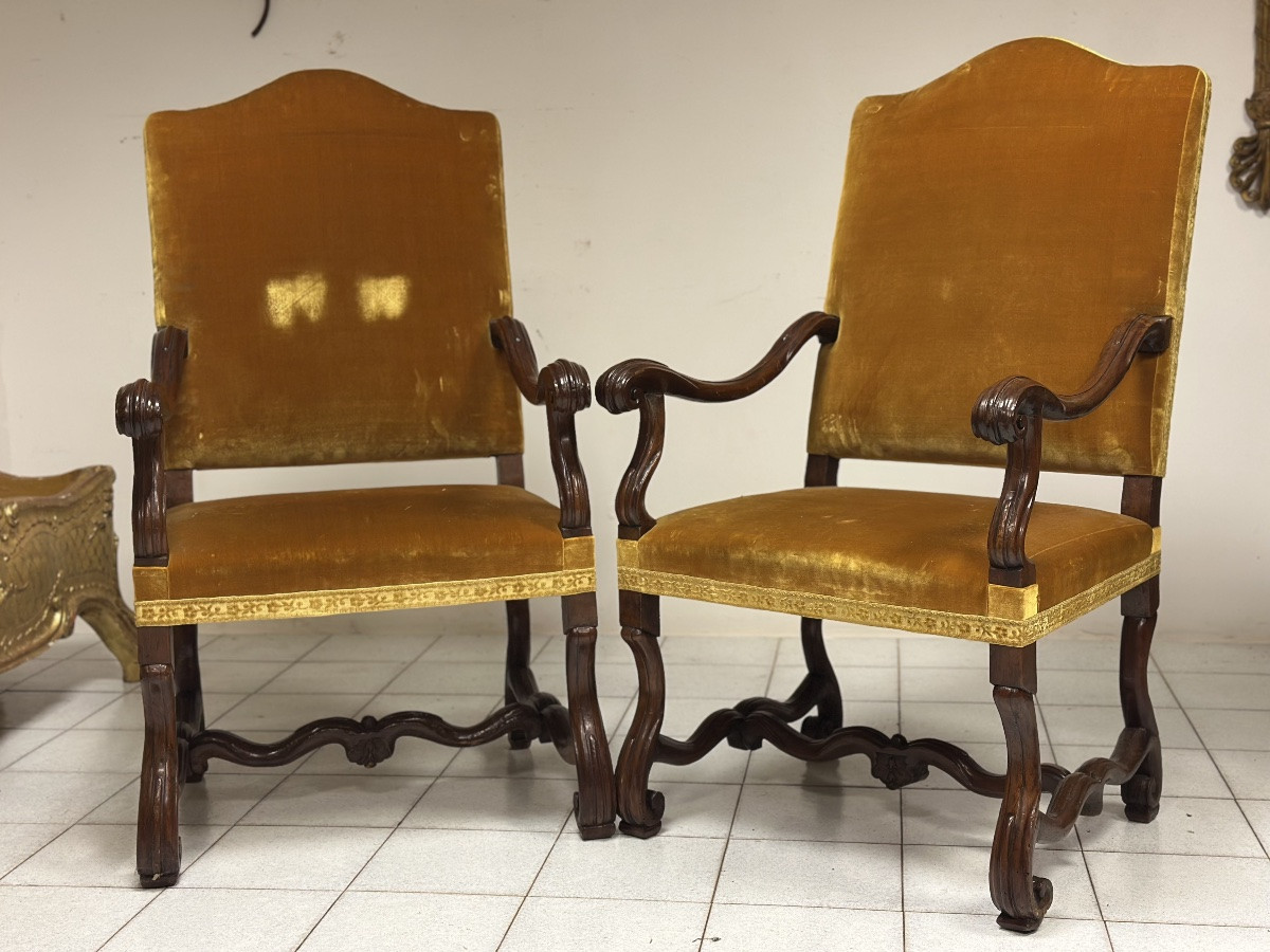 Coppia di troni a ossa di montone . Lombardia fine 600-photo-2