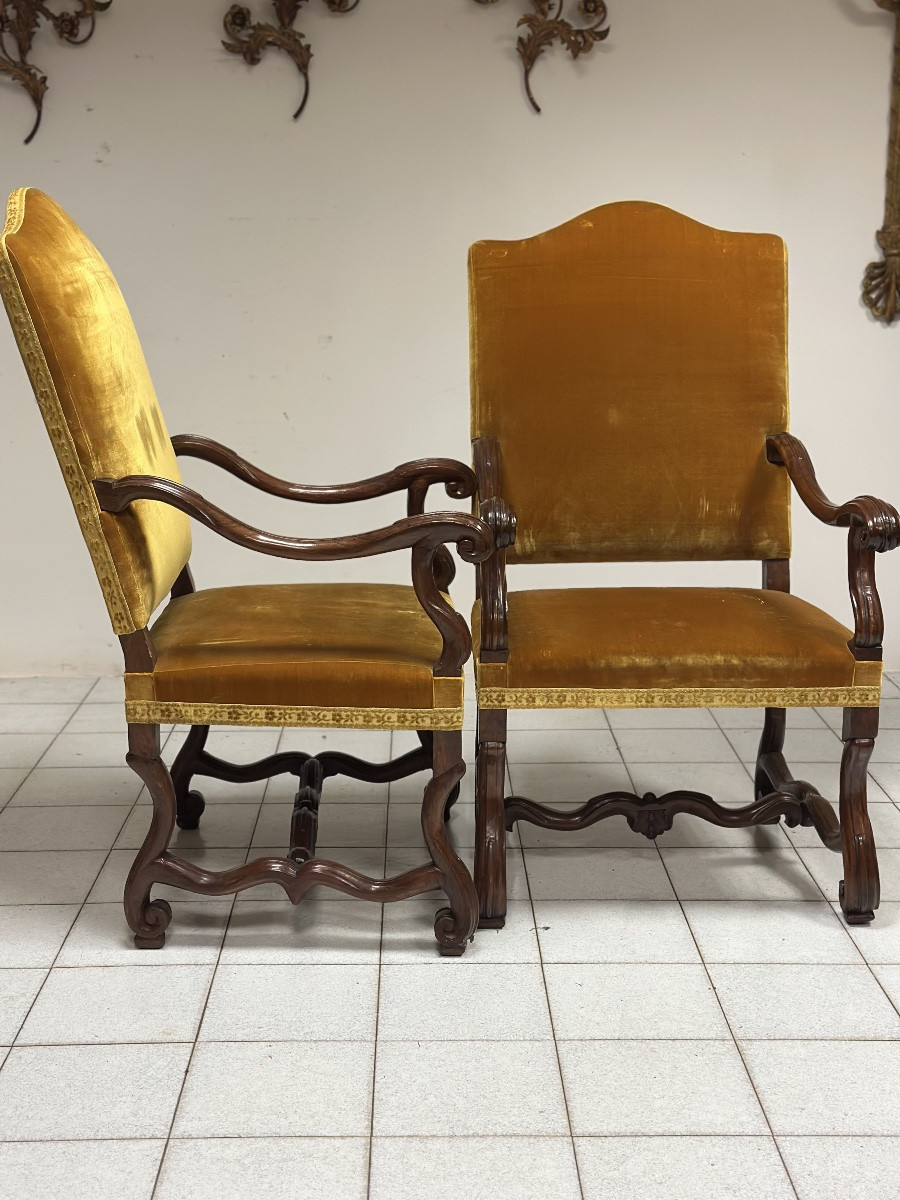 Coppia di troni a ossa di montone . Lombardia fine 600-photo-1