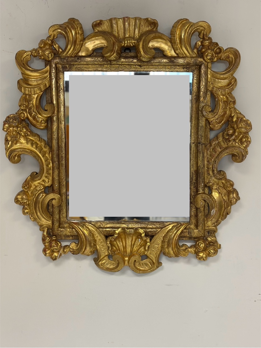 Specchiera emiliana in legno intagliato e dorato Barocco XVII secolo