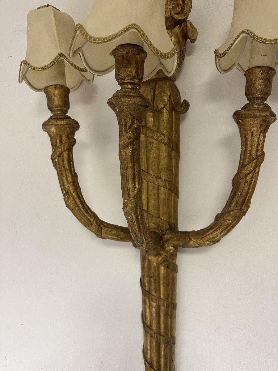 Grande applique Luigi XVI in legno intagliato e dorato-photo-1