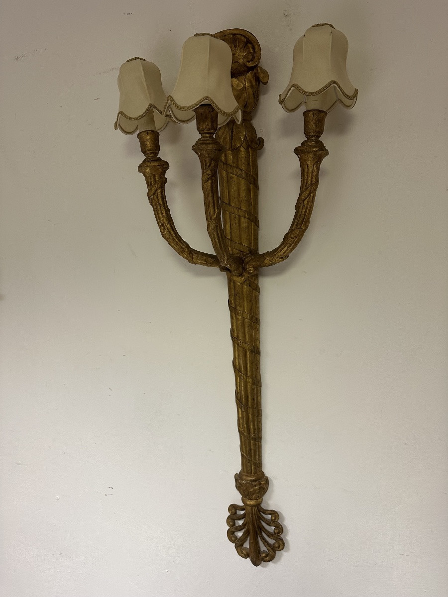 Grande applique Luigi XVI in legno intagliato e dorato-photo-3