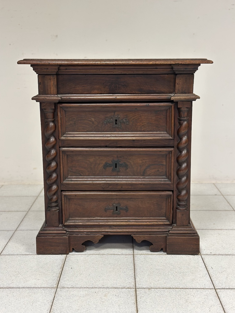 Cassettone Comodino Barocco luigi XIV . Toscana XVII secolo