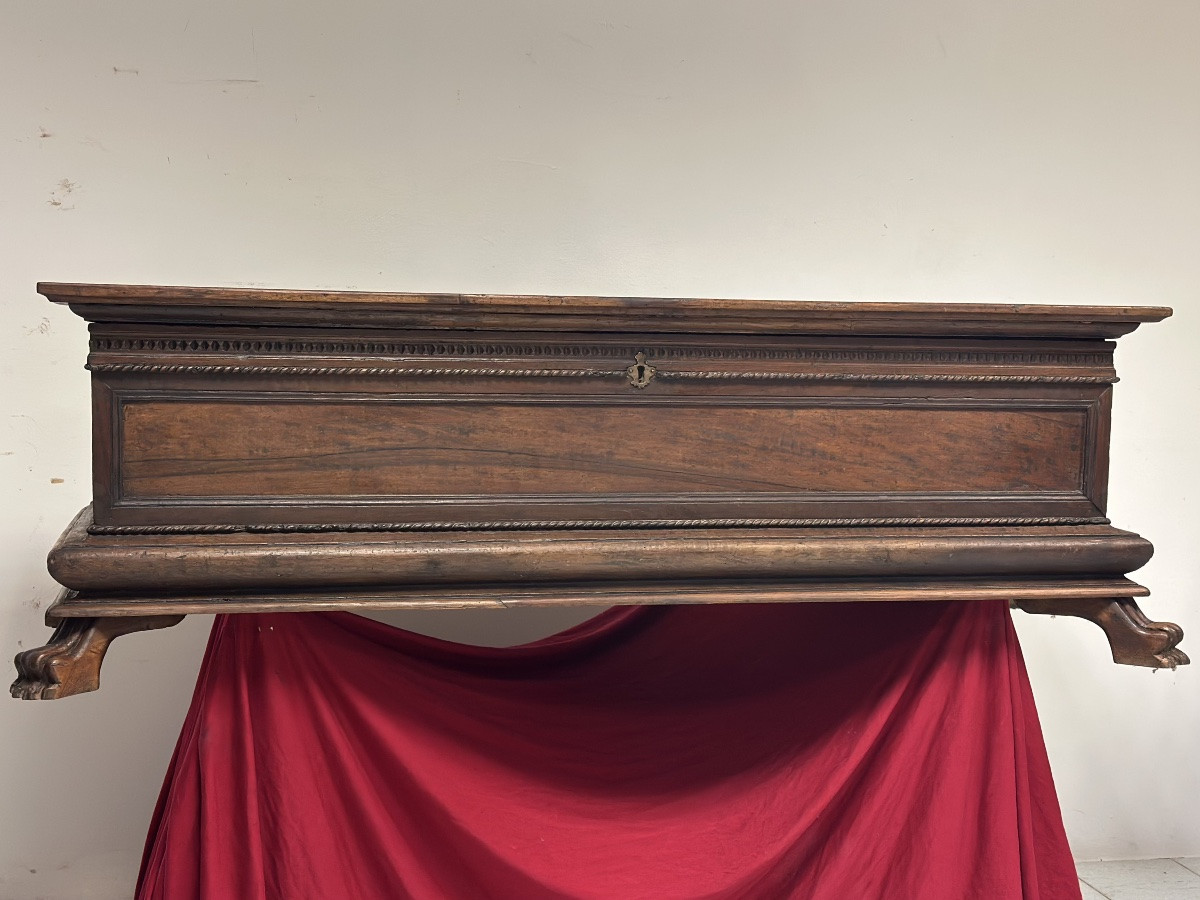 Cassapanca di noce . Firenze fine XVI inizio XVII secolo-photo-2