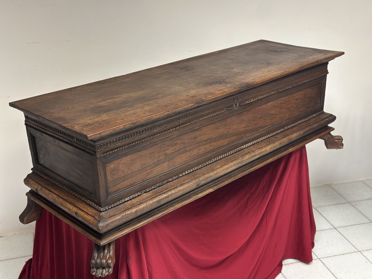 Cassapanca di noce . Firenze fine XVI inizio XVII secolo-photo-1