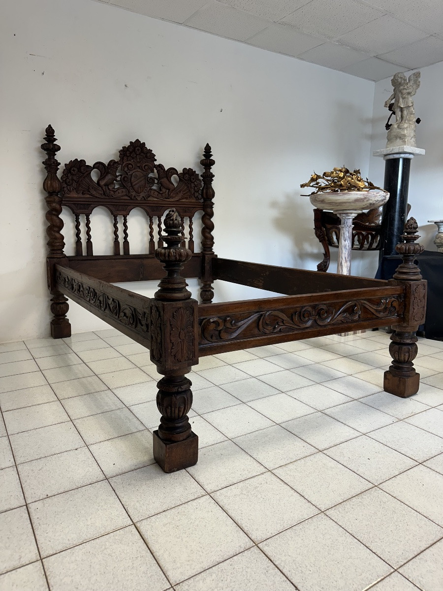 Letto scolpito in noce . Lombardia XVII secolo-photo-1