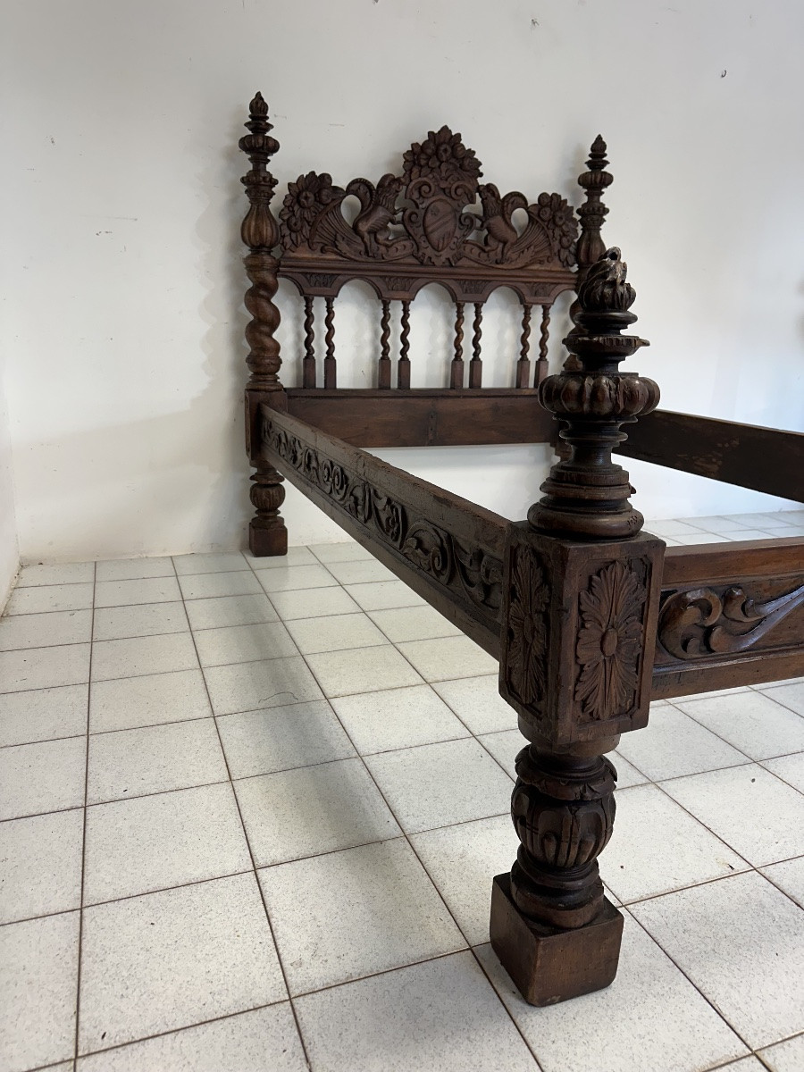 Letto scolpito in noce . Lombardia XVII secolo-photo-6