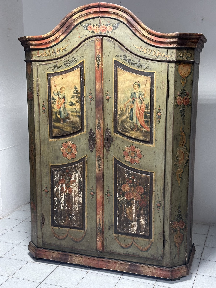 Armadio dipinto laccato tirolese con cappello a gendarme epoca metà 700.-photo-4