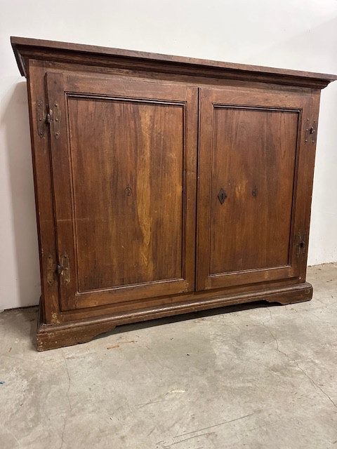 Credenza Luigi XIV . Modena prima metà dell’700 Prezzo di listino