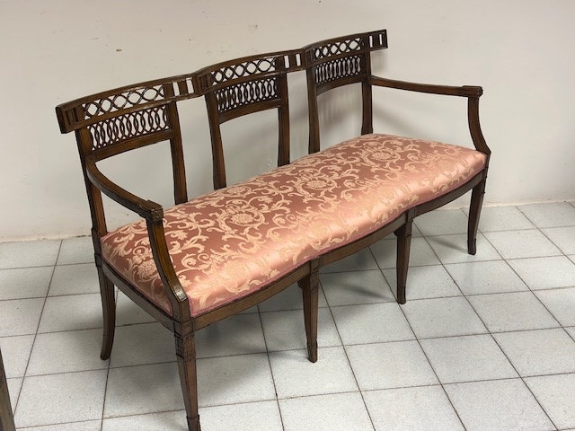 Divano Luigi XVI in noce. Venezia fine 700 Prezzo di listino-photo-4