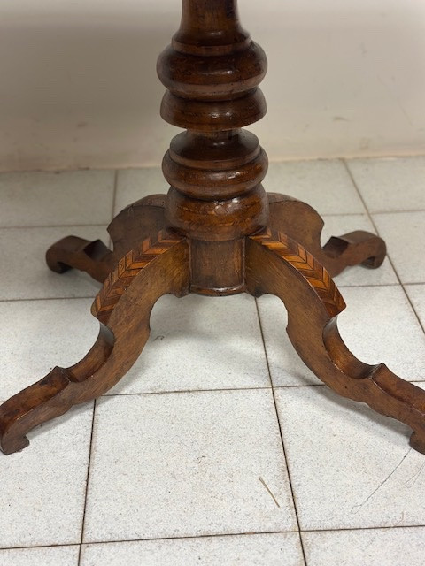 Tavolo intarsiato . Rolo XIX secolo-photo-3