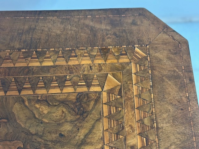 Tavolo intarsiato . Rolo XIX secolo-photo-2