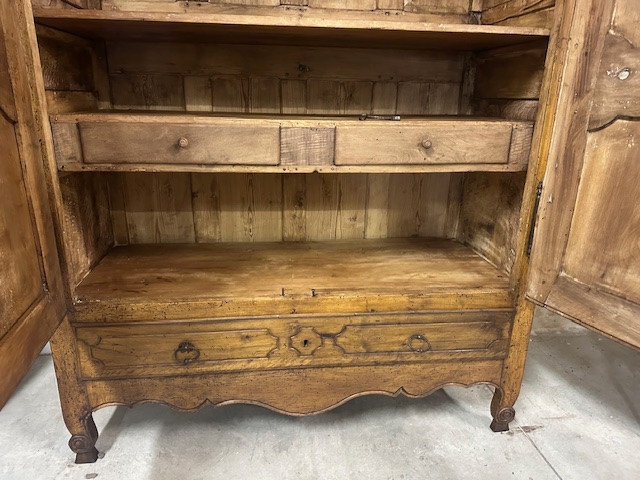 Armadio provenzale in noce . XVIII secolo ( restaurato )-photo-2