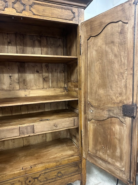 Armadio provenzale in noce . XVIII secolo ( restaurato )-photo-3