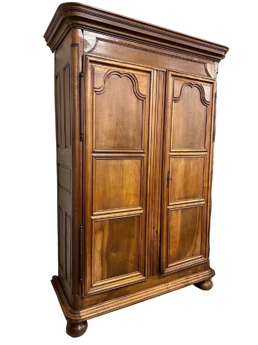 Grande armadio in noce da sagrestia. Parigi primi dell'700-photo-4